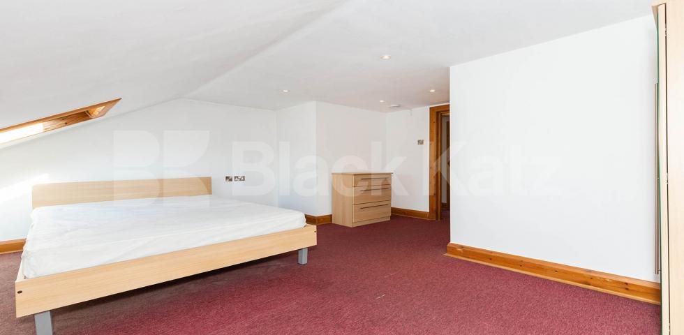 			3 Bedroom, 1 bath, 1 reception Maisonette			 Leasowes Road, Leyton 